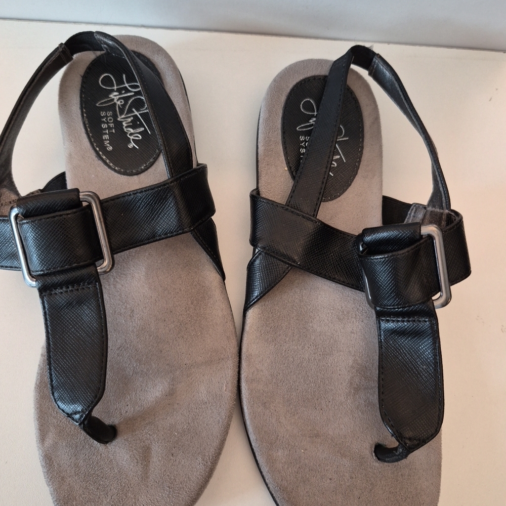 Lifestride Flex Support  Black Sandals with Buckle 7M